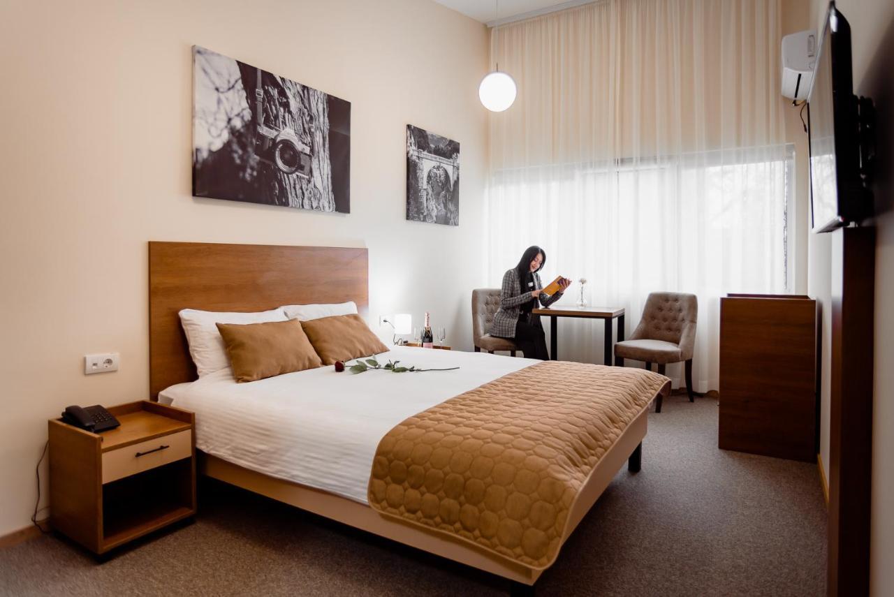 Sajam Garni Hotel Лесковац Экстерьер фото